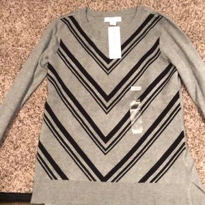 🖤5/$25 NWT | Liz Claiborne grey chevron striped sweater